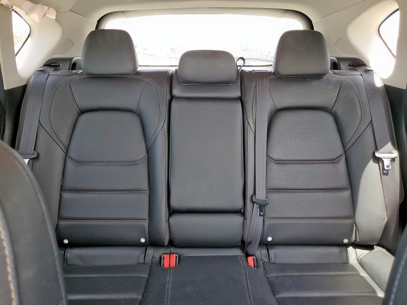 JM3KFACM6M0386190 - 2021 MAZDA CX-5 TOURING WHITE photo 10