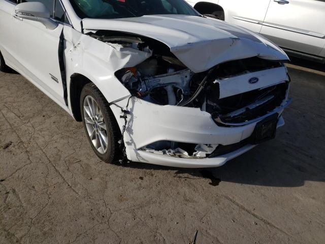 3FA6P0PU3JR111048 - 2018 FORD FUSION SE PHEV WHITE photo 9