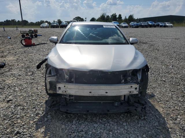 4T1B11HK4JU004172 - 2018 TOYOTA CAMRY L SILVER photo 5