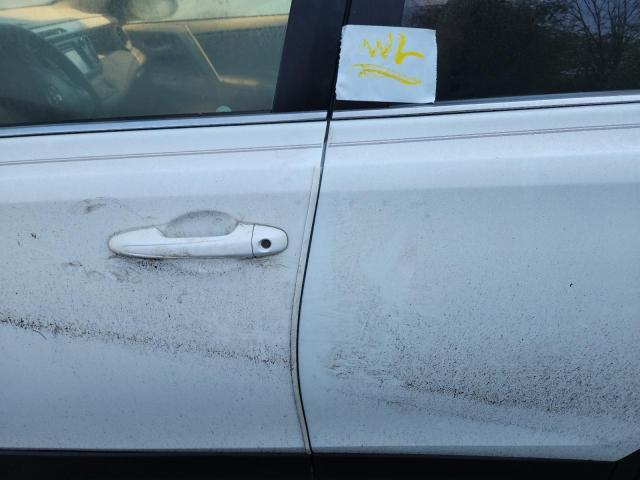 JTMRFREVXGJ102358 - 2016 TOYOTA RAV4 XLE WHITE photo 13