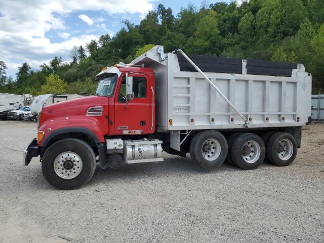 1M2AG11C84M010087 - 2004 MACK 700 CV700 RED photo 10