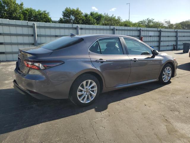 4T1C11AK2PU131784 - 2023 TOYOTA CAMRY LE GRAY photo 3