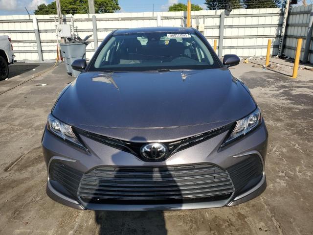 4T1C11AK2PU131784 - 2023 TOYOTA CAMRY LE GRAY photo 5