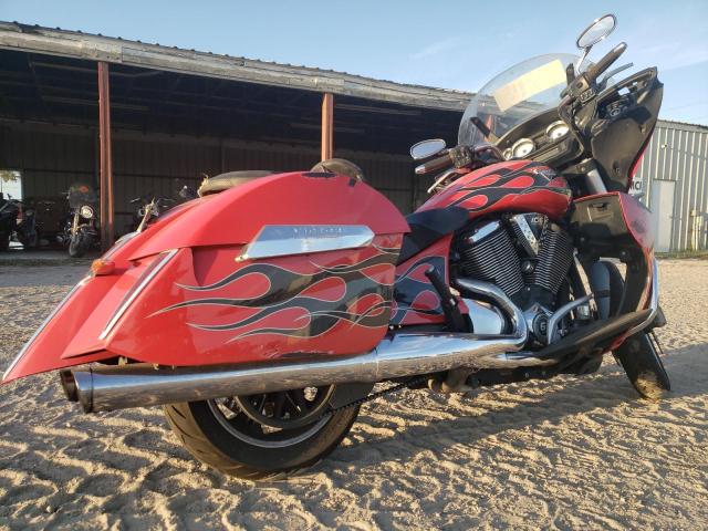 5VPDW36N5F3044573 - 2015 VICTORY MOTORCYCLES CROSS COUN RED photo 4