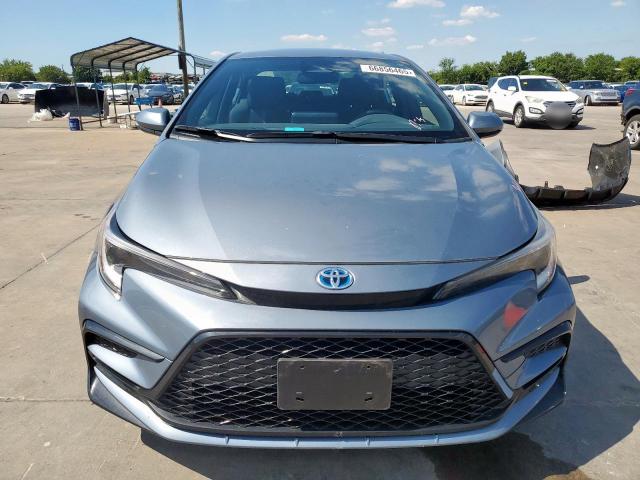 JTDBCMFE1R3062528 - 2024 TOYOTA COROLLA LE 灰色 照片 5