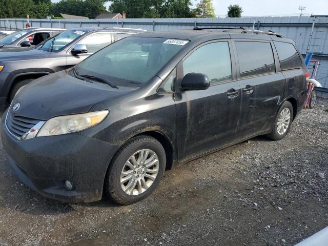 2011 TOYOTA SIENNA XLE, 