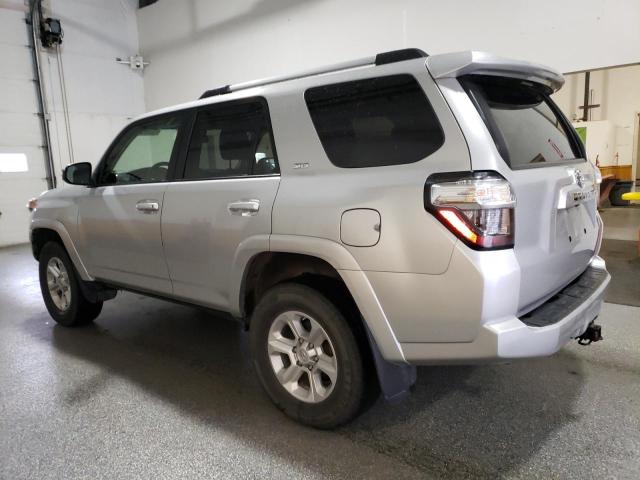 JTEMU5JR4M5906513 - 2021 TOYOTA 4RUNNER SR5/SR5 PREMIUM SILVER photo 2
