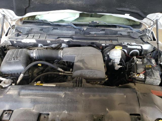 3C6JR6AG8JG291571 - 2018 RAM 1500 ST WHITE photo 11