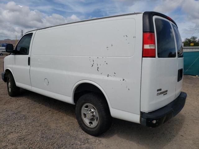 1GCWGFCA8C1104134 - 2012 CHEVROLET EXPRESS G2 WHITE photo 2