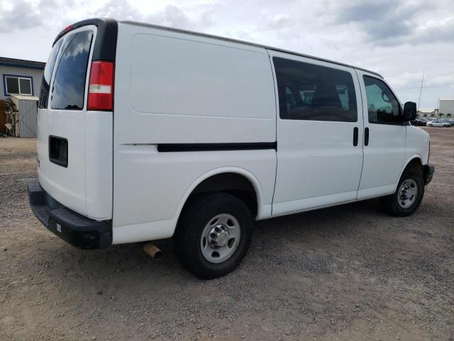 1GCWGFCA8C1104134 - 2012 CHEVROLET EXPRESS G2 WHITE photo 3