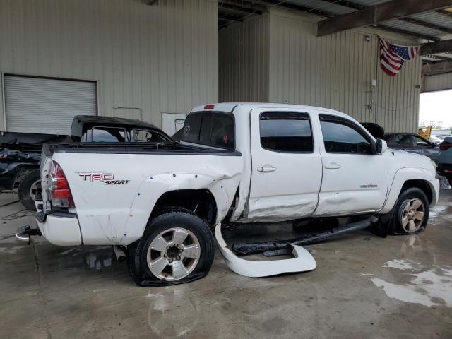 3TMJU4GN6BM118104 - 2011 TOYOTA TACOMA DOUBLE CAB PRERUNNER WHITE photo 3