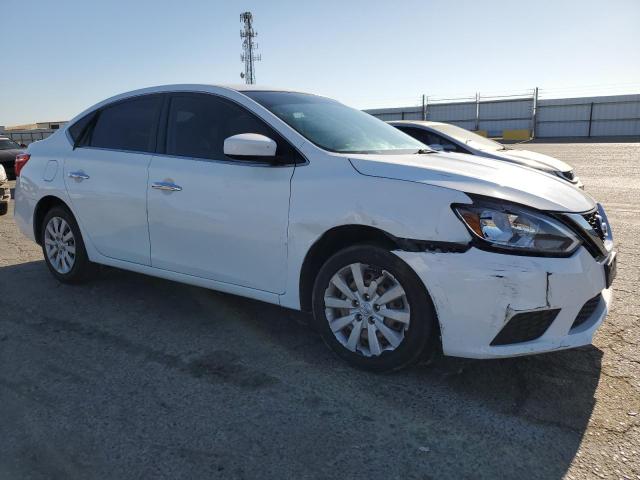 3N1AB7AP7JY245603 - 2018 NISSAN SENTRA S 白色 照片 4