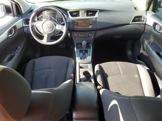 3N1AB7AP7JY245603 - 2018 NISSAN SENTRA S 白色 照片 8