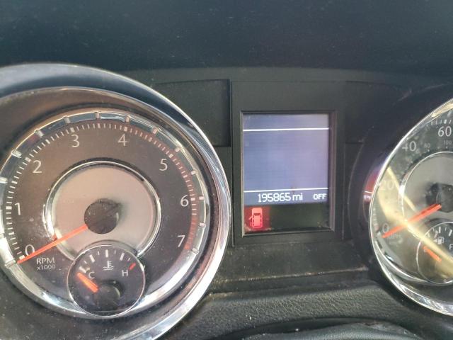 2A4RR8DG7BR782240 - 2011 CHRYSLER TOWN & COU TOURING L WHITE photo 8