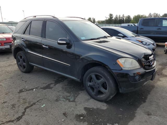 4JGBB22E18A423047 - 2008 MERCEDES-BENZ ML 320 CDI BLACK photo 4