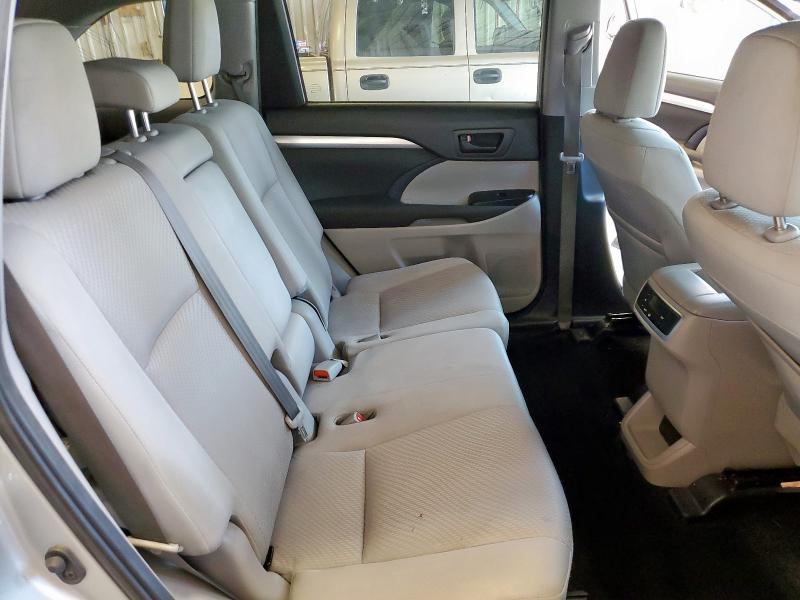 5TDZARFH9KS043578 - 2019 TOYOTA HIGHLANDER LE SILVER photo 11