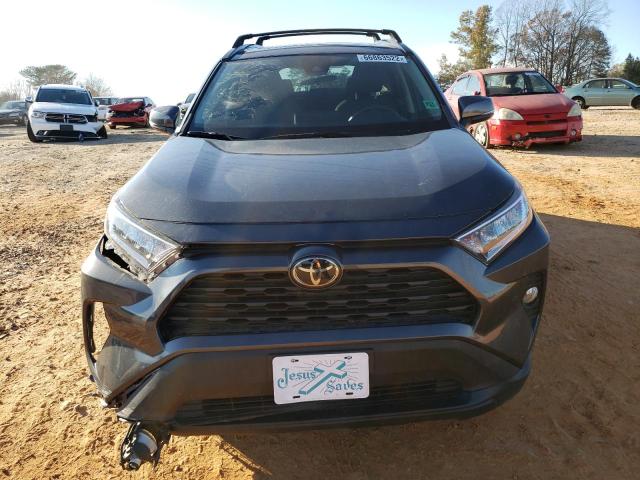 2T3W1RFV7LW073168 - 2020 TOYOTA RAV4 XLE GRAY photo 5