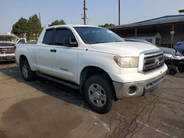 5TFUM5F13DX042677 - 2013 TOYOTA TUNDRA DOUBLE CAB SR5 WHITE photo 4
