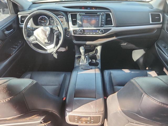 5TDKZRFH5JS526736 - 2018 TOYOTA HIGHLANDER SE Gri fotoğraf 8