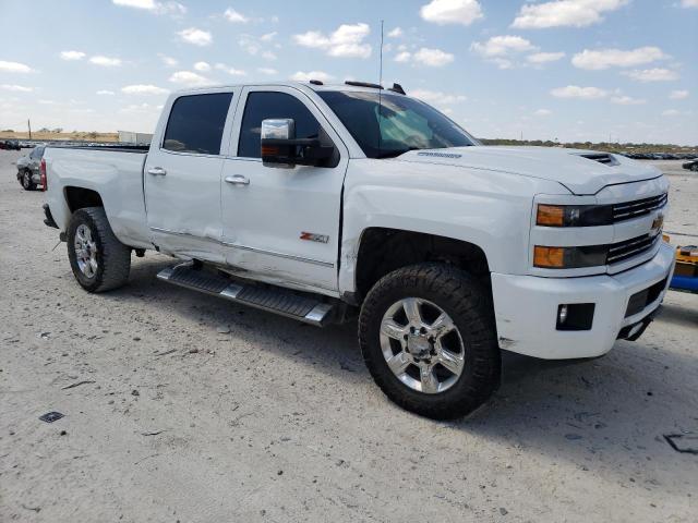 1GC1KWEY7HF248206 - 2017 CHEVROLET SILVERADO K2500 HEAVY DUTY LTZ WHITE photo 4