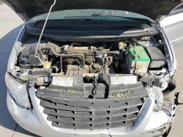 2C4GP54L35R534716 - 2005 CHRYSLER TOWN & COU TOURING SILVER photo 12