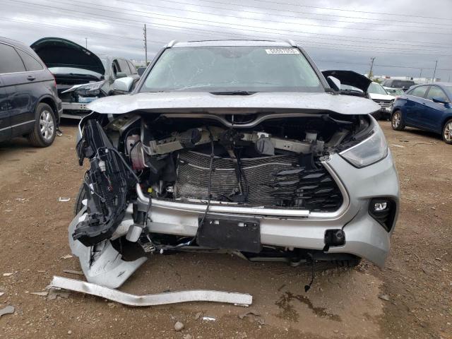5TDGZRBH5NS246803 - 2022 TOYOTA HIGHLANDER XLE SILVER photo 5