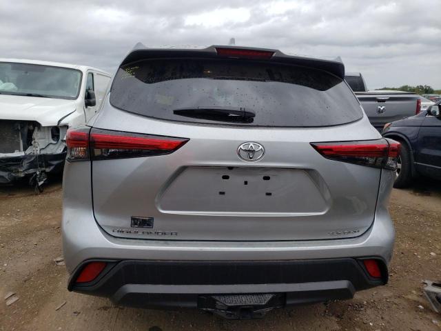 5TDGZRBH5NS246803 - 2022 TOYOTA HIGHLANDER XLE SILVER photo 6