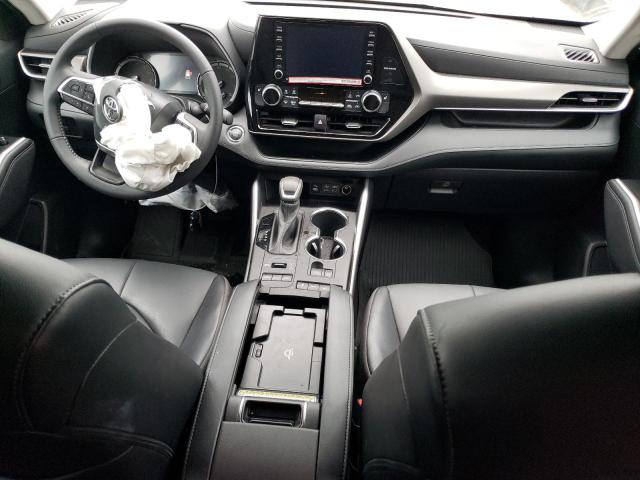 5TDGZRBH5NS246803 - 2022 TOYOTA HIGHLANDER XLE SILVER photo 8