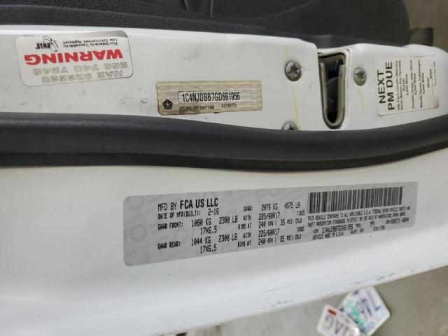 1C4NJDBB7GD661956 - 2016 JEEP COMPASS SPORT Blanc photo 14