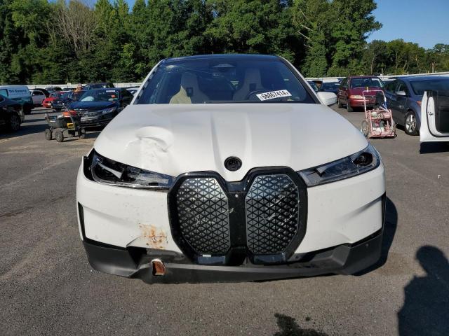 WB523CF0XNCJ56556 - 2022 BMW IX XDRIVE50 WHITE photo 5