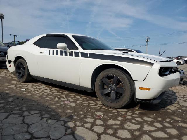 2C3CDYAG6CH268681 - 2012 DODGE CHALLENGER SXT WHITE photo 4