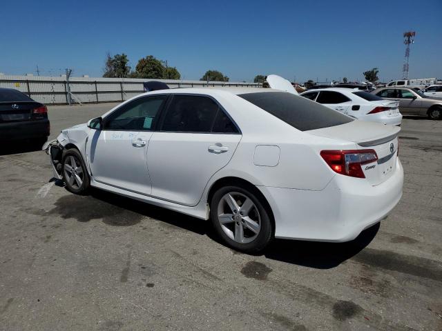 4T1BF1FK1CU588943 - 2012 TOYOTA CAMRY BASE WHITE photo 2