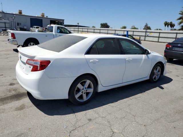 4T1BF1FK1CU588943 - 2012 TOYOTA CAMRY BASE WHITE photo 3