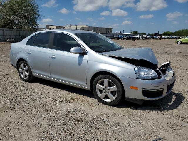 3VWRM71K38M082011 - 2008 VOLKSWAGEN JETTA SE SILVER photo 4