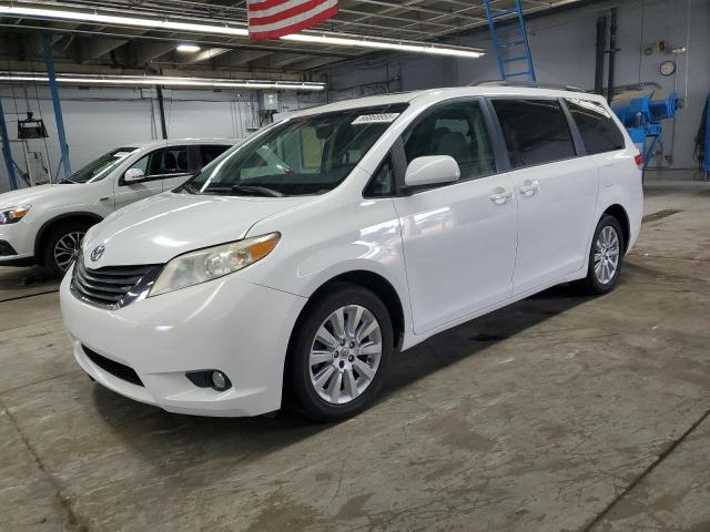 2012 TOYOTA SIENNA XLE, 