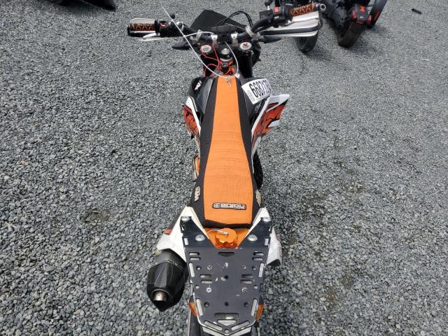 VBKLET403JM713266 - 2018 KTM 690 ENDURO R ORANGE photo 6