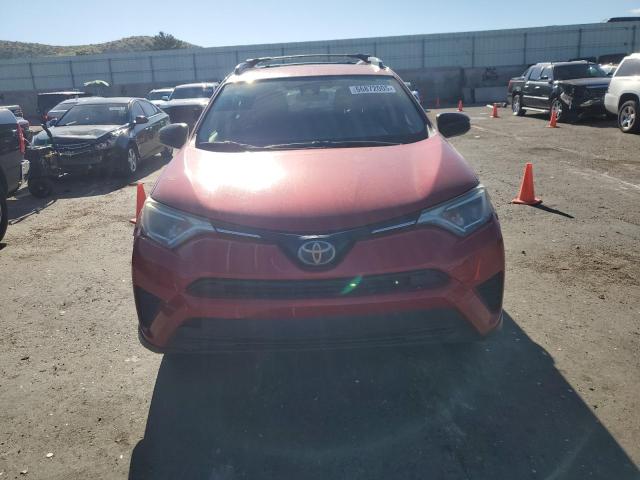 JTMBFREV7HJ159460 - 2017 TOYOTA RAV4 LE წითელი ფოტო 5