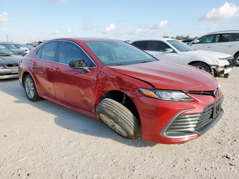 4T1C11AK7RU229003 - 2024 TOYOTA CAMRY LE RED photo 4