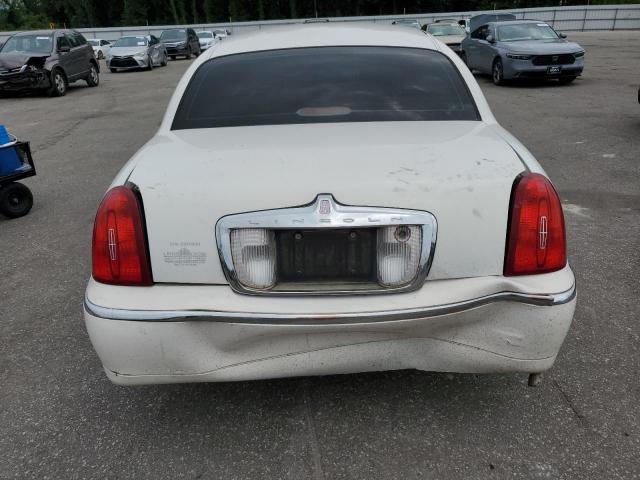 1LNHM81W41Y723468 - 2001 LINCOLN TOWN CAR EXECUTIVE Weiß Foto 6