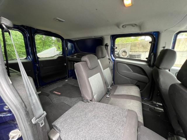 ZFBERFBT0G6B11750 - 2016 RAM PROMASTER SLT 蓝色 照片 6