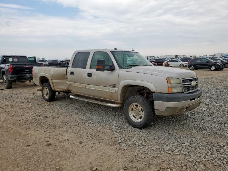 1GCHK23215F958588 - 2005 CHEVROLET SILVERADO K2500 HEAVY DUTY SILVER photo 4
