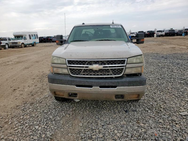 1GCHK23215F958588 - 2005 CHEVROLET SILVERADO K2500 HEAVY DUTY SILVER photo 5