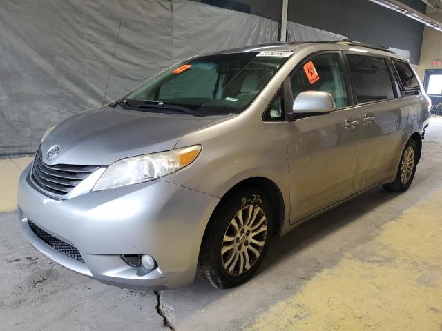2011 TOYOTA SIENNA XLE, 