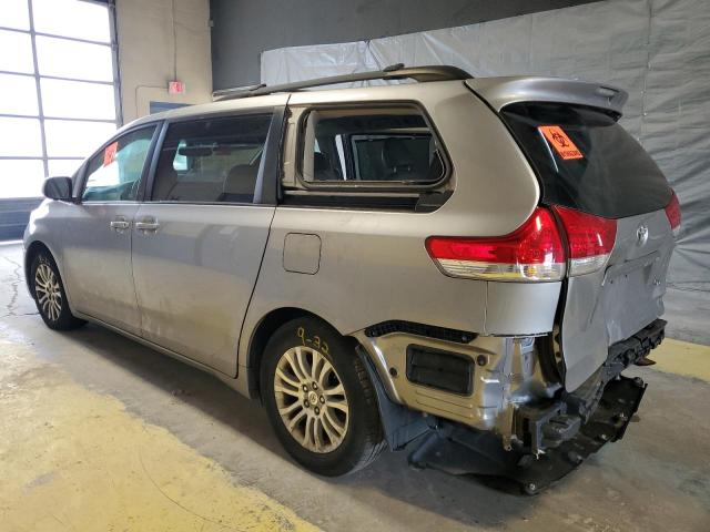 5TDYK3DC6BS026296 - 2011 TOYOTA SIENNA XLE 银色 照片 2