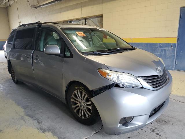 5TDYK3DC6BS026296 - 2011 TOYOTA SIENNA XLE 银色 照片 4