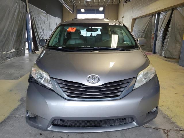 5TDYK3DC6BS026296 - 2011 TOYOTA SIENNA XLE 银色 照片 5