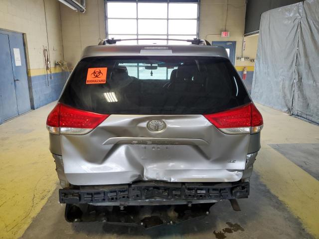 5TDYK3DC6BS026296 - 2011 TOYOTA SIENNA XLE 银色 照片 6