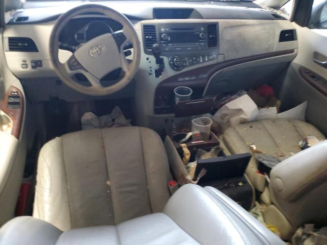 5TDYK3DC6BS026296 - 2011 TOYOTA SIENNA XLE 银色 照片 8