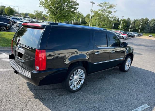 1GYS4KEF4DR247197 - 2013 CADILLAC ESCALADE ESV PLATINUM შავი ფოტო 4