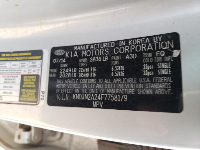 KNDJN2A24F7758179 - 2015 KIA SOUL SILVER photo 12